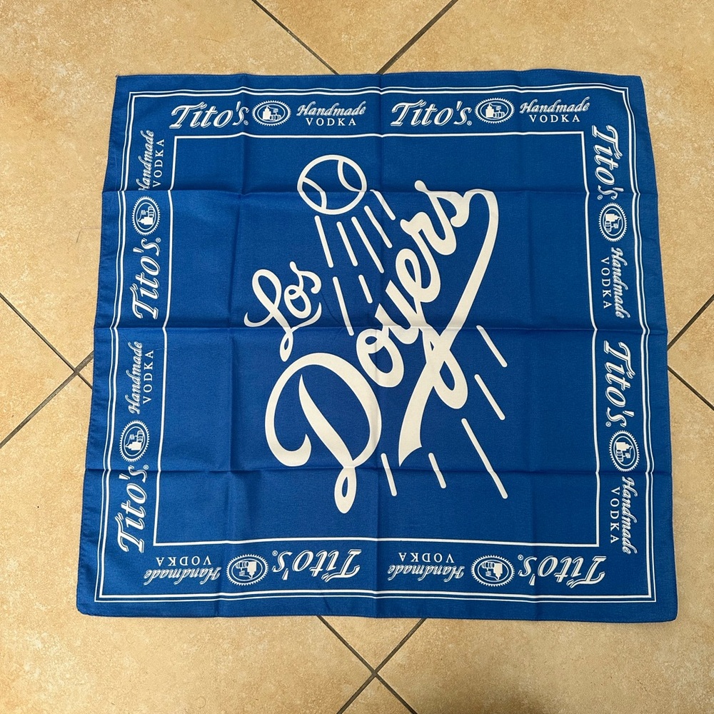 Los Angeles Dodgers / “LOS DOYERS “ Tito’s vodka Bandana 100% Cotton 22 x 20 NEW
